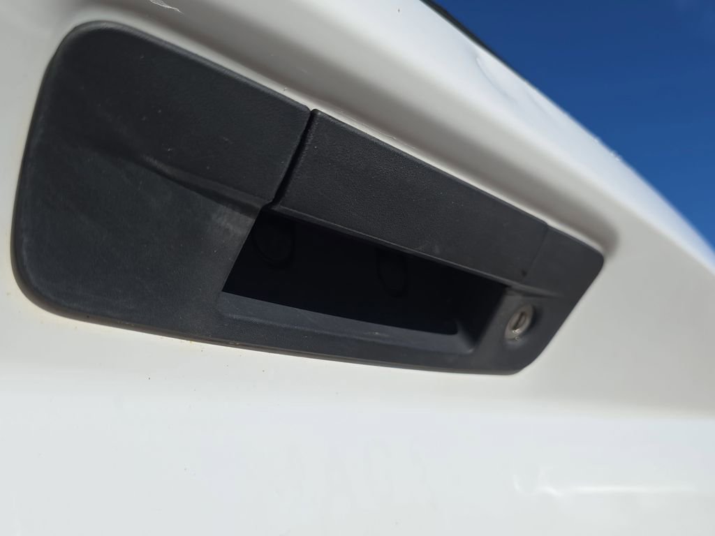 Used 2016 RAM 2500 Tradesman w/ Chrome Appearance Group image 13