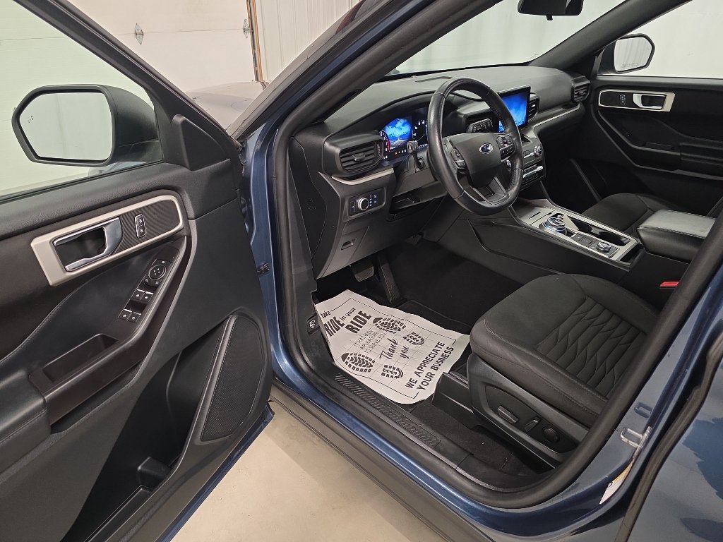 Used 2020 Ford Explorer XLT AWD/4WD image 24