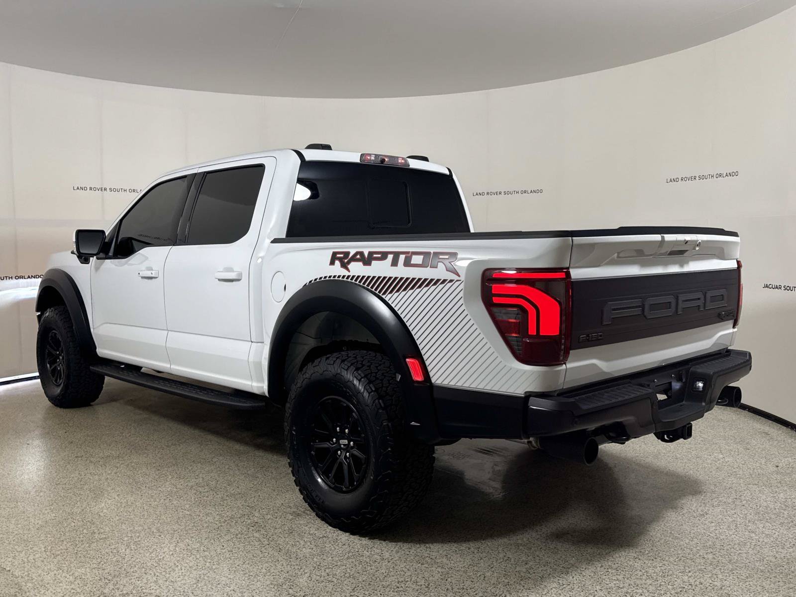 Used 2025 Ford F150 Raptor AWD/4WD image 3