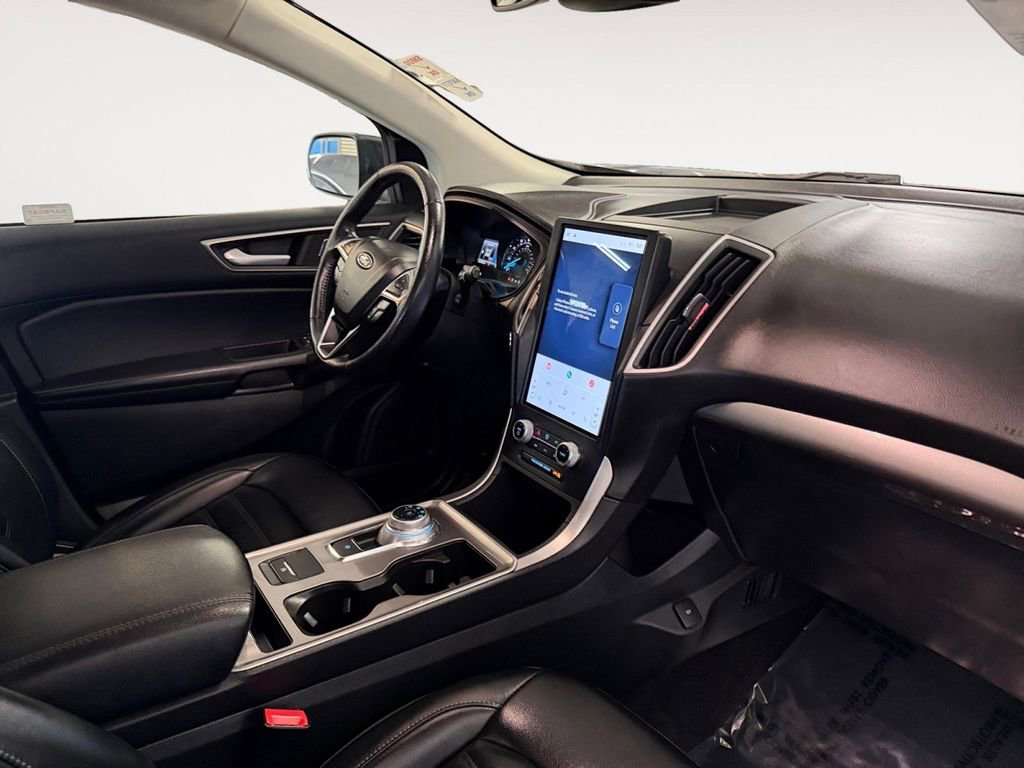 Used 2023 Ford Edge SEL image 9