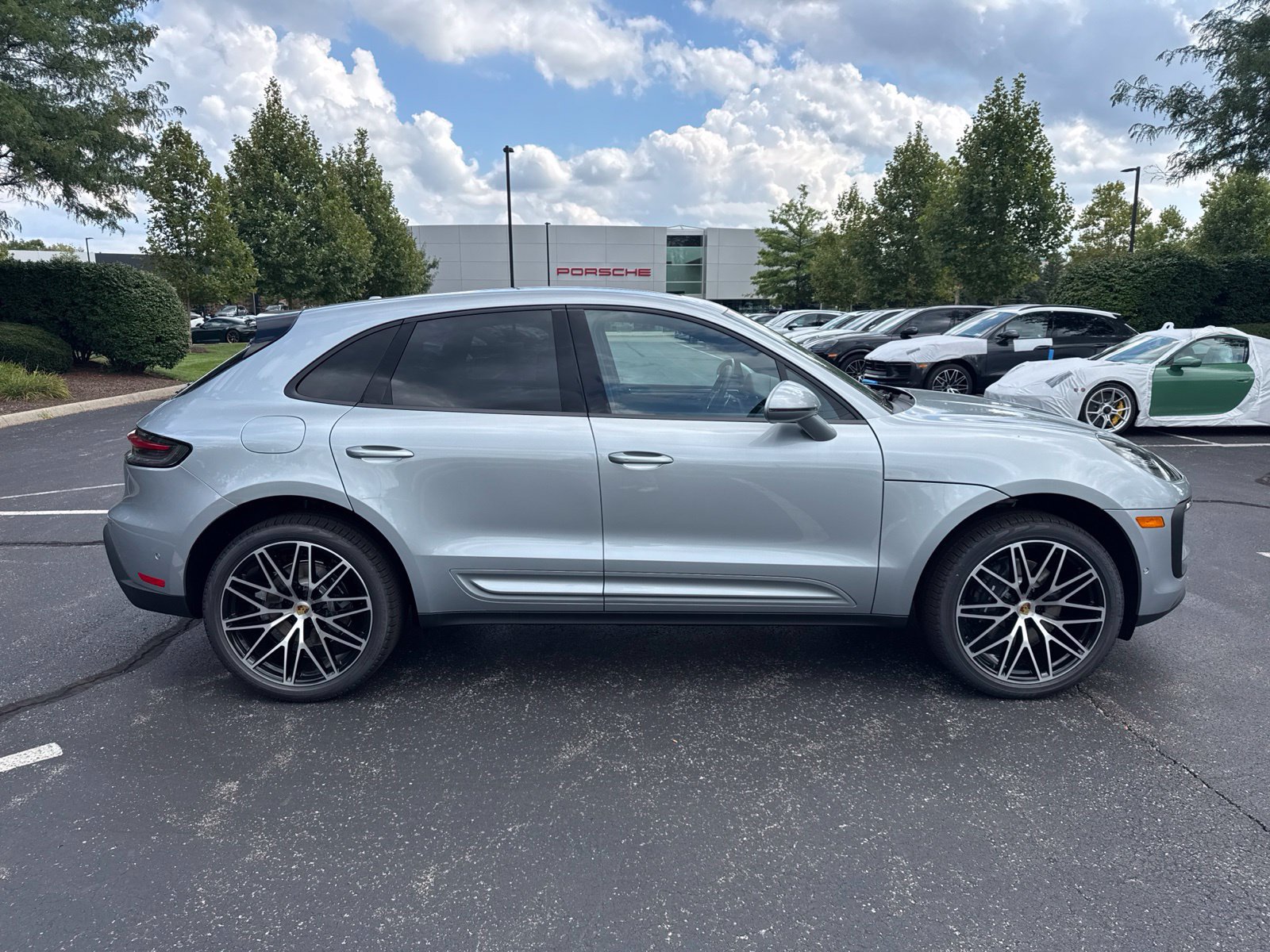 New 2026 Porsche Macan AWD/4WD image 3