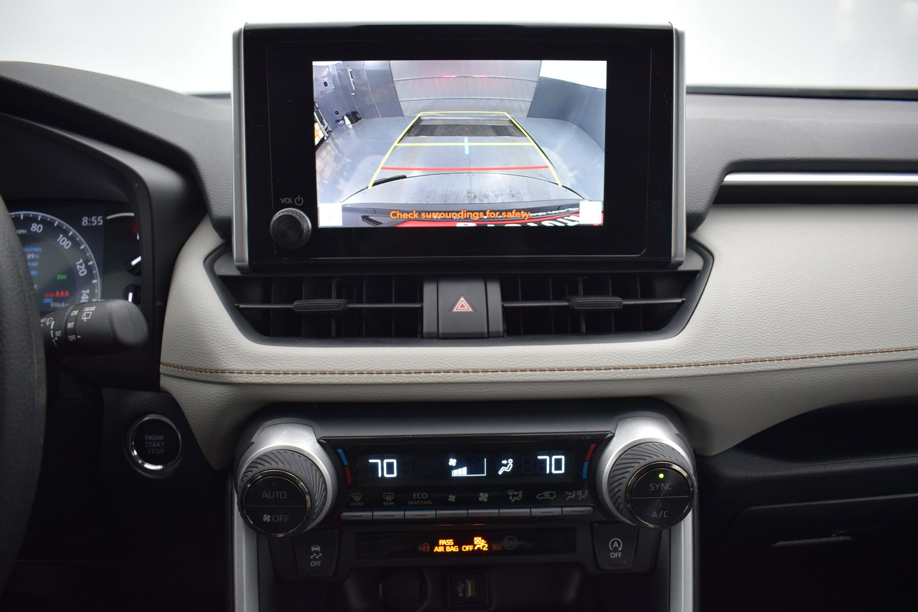 Used 2025 Toyota RAV4 XLE AWD/4WD image 15