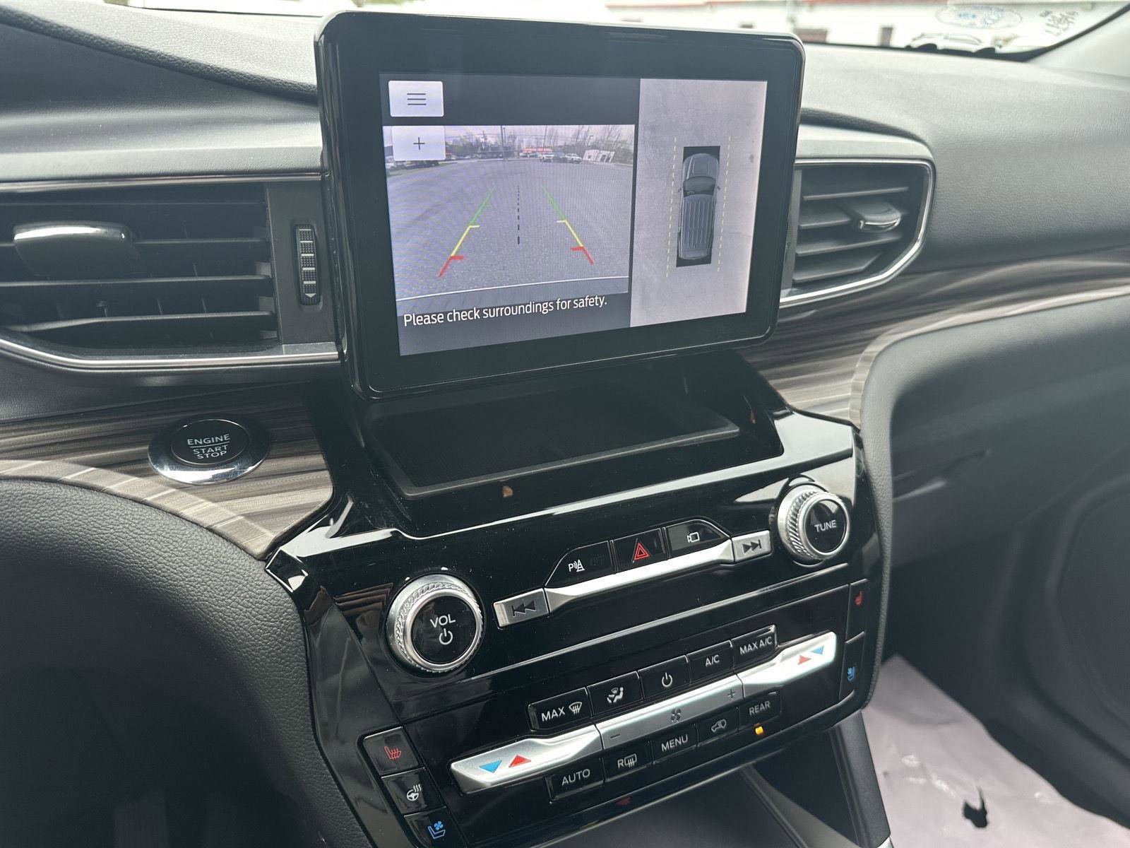 Used 2022 Ford Explorer Limited w/ Equipment Group 301A image 11