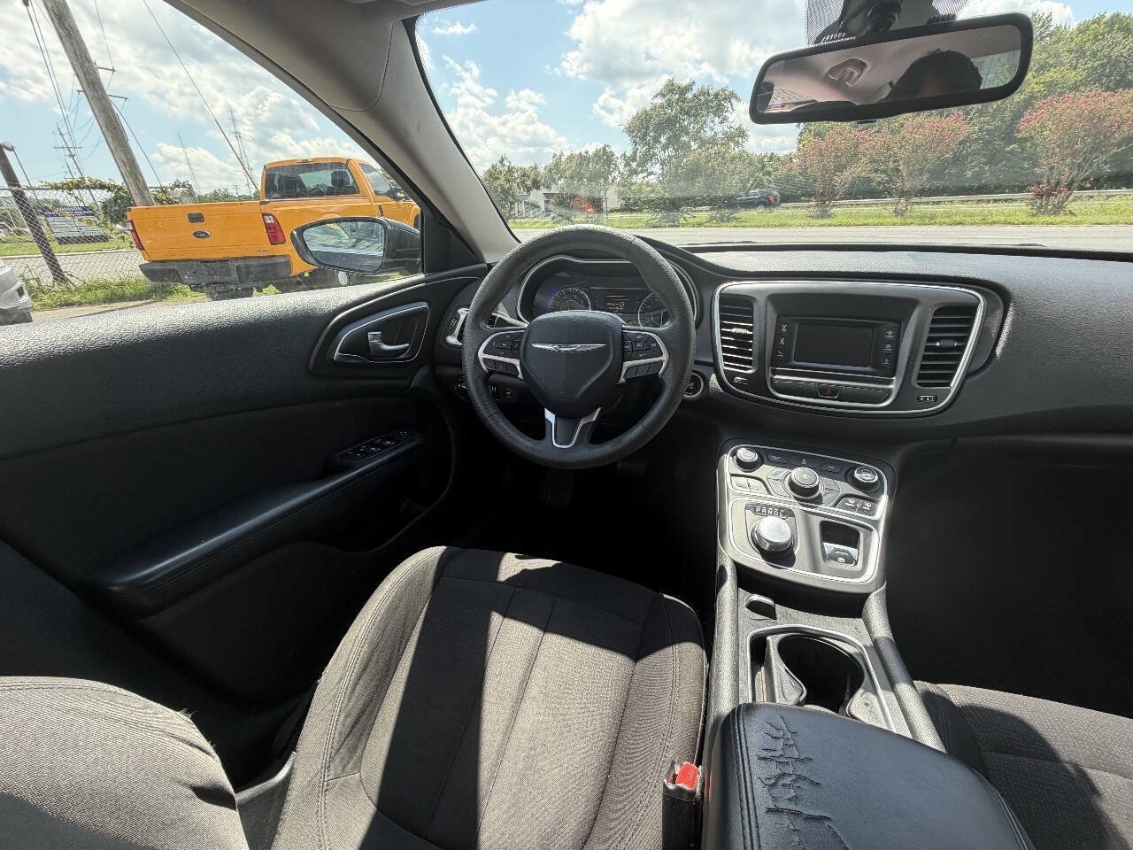 Used 2015 Chrysler 200 Limited FWD image 22