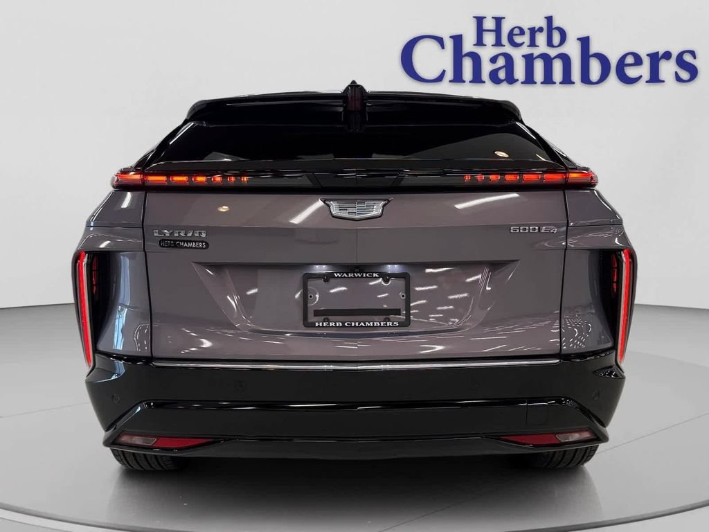 Used 2024 Cadillac Lyriq Luxury AWD/4WD image 11