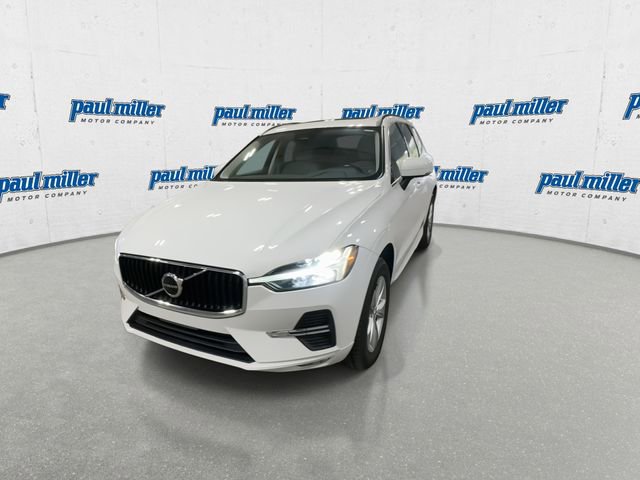 Used 2022 Volvo XC60 B5 Momentum image 4