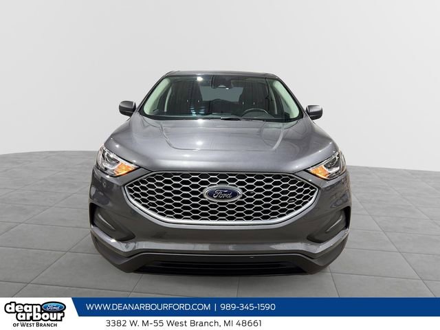 Used 2024 Ford Edge SE image 2