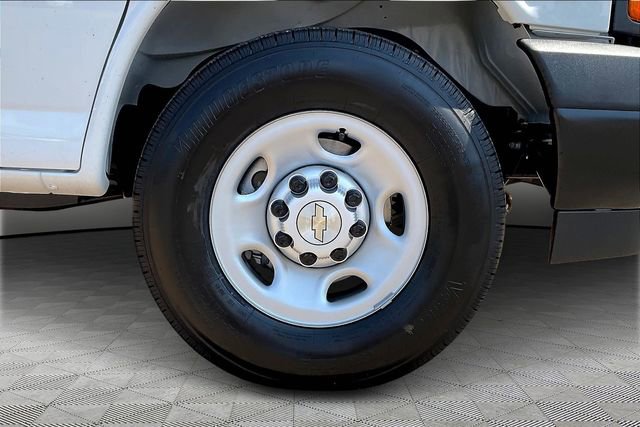New 2025 Chevrolet Express 3500 w/ Driver Convenience Package image 12