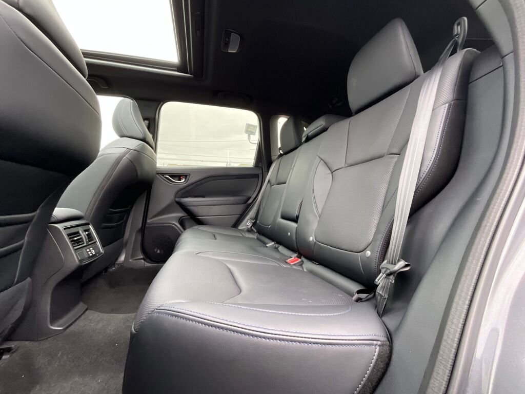 Certified 2025 Subaru Forester Limited image 14