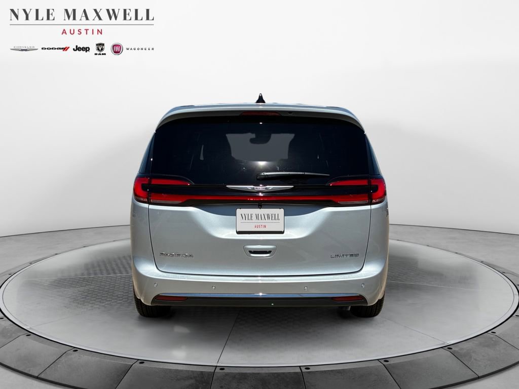 New 2026 Chrysler Pacifica Limited FWD image 15