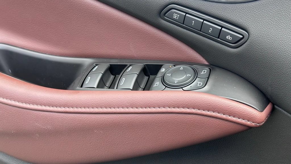 Used 2018 Buick Enclave Avenir w/ Avenir Technology Package AWD/4WD image 17