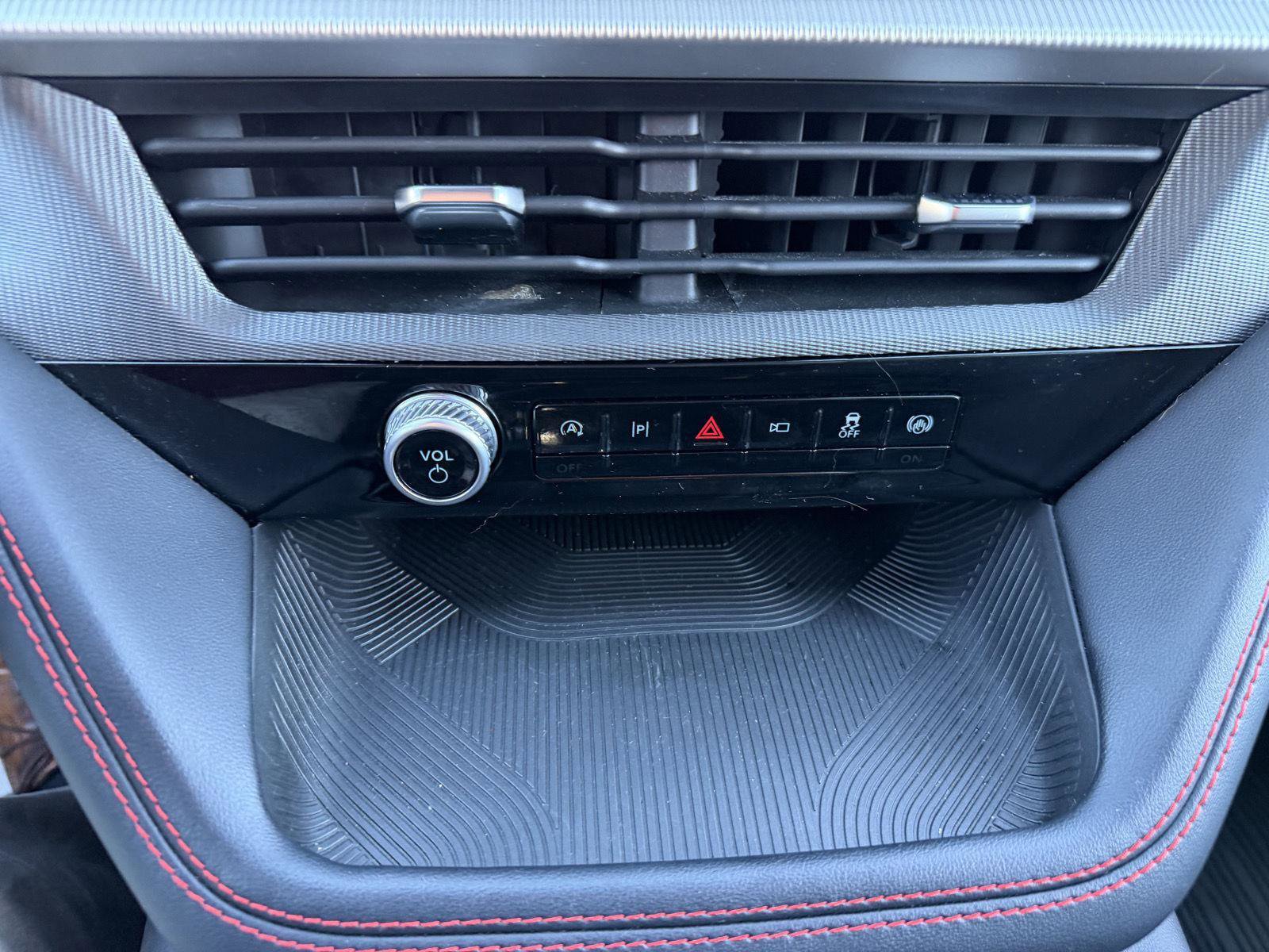 Used 2025 Ford Explorer ST-Line w/ ST-Line Street Pack image 18