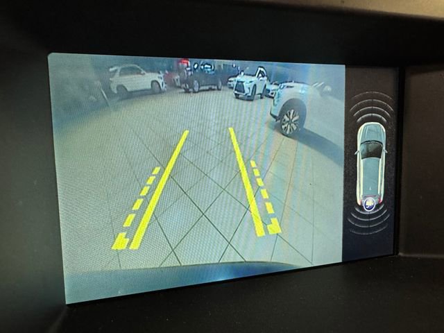 Used 2016 Volvo XC60 T6 Platinum w/ Climate Package image 16