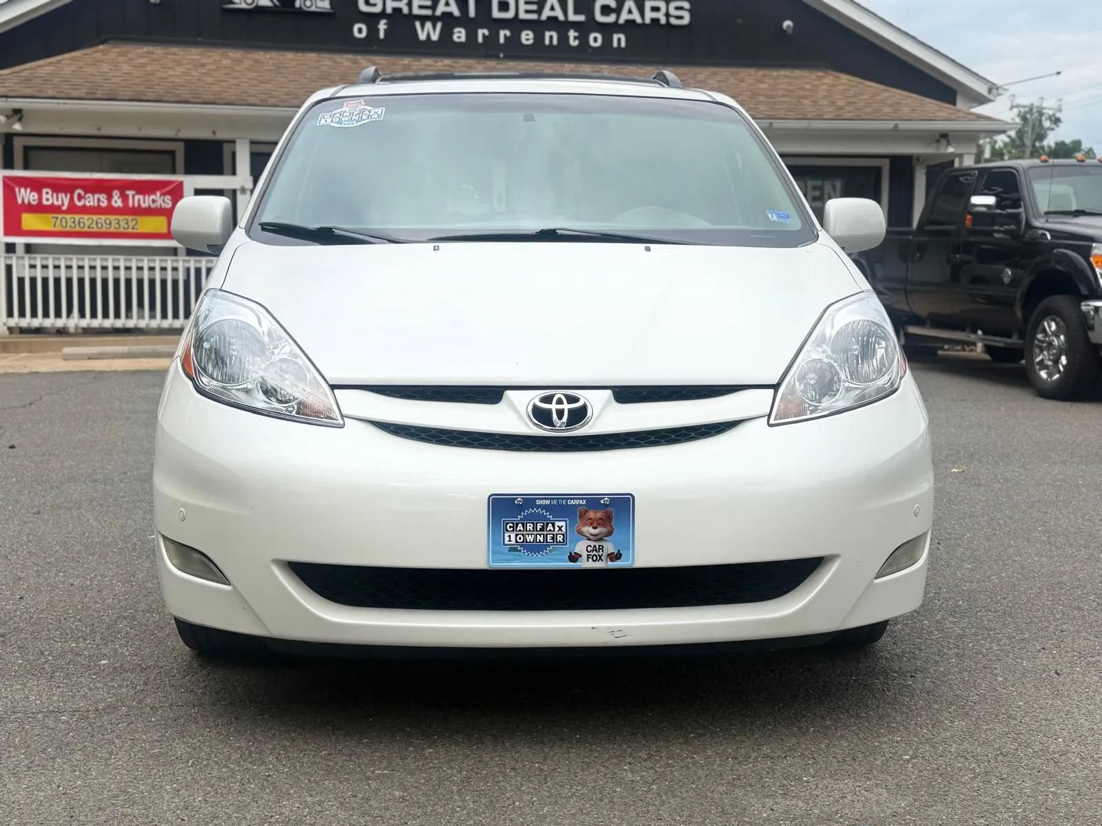 Used 2009 Toyota Sienna XLE FWD image 2