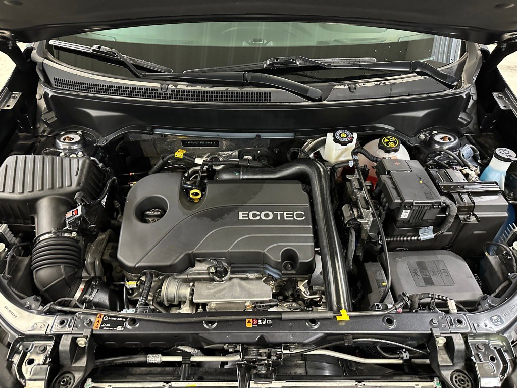 Certified 2022 Chevrolet Equinox RS w/ LPO, Floor Liner Package image 39