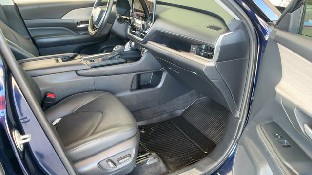 Used 2024 Toyota Grand Highlander FWD image 24