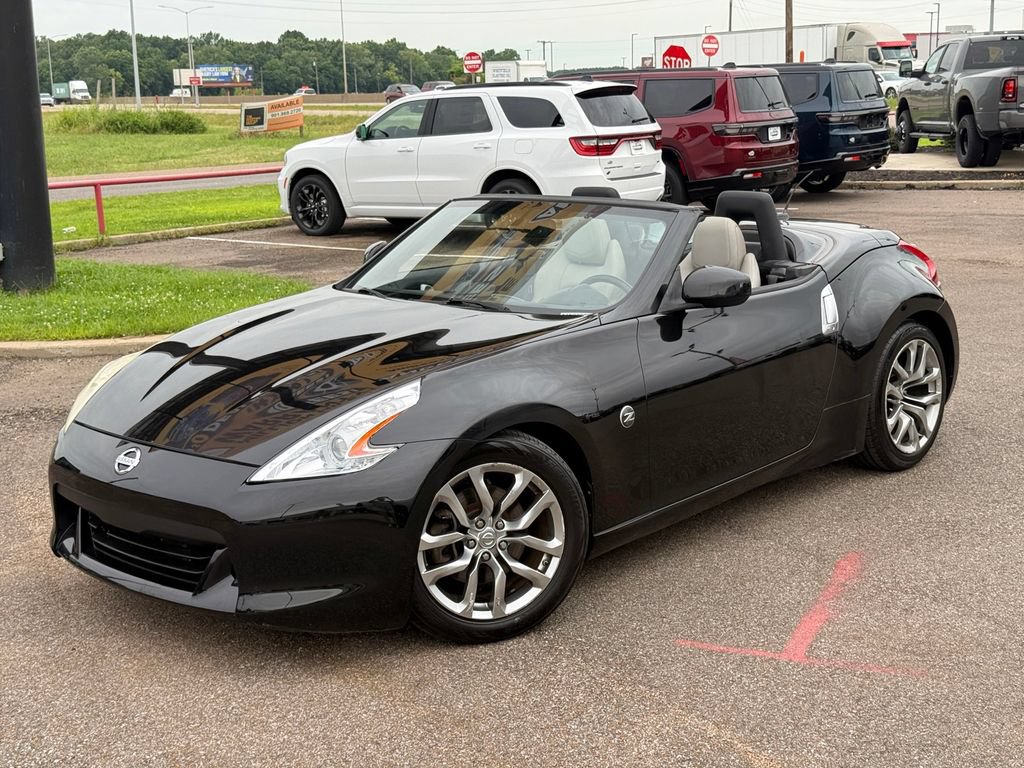 Used 2011 Nissan 370Z Touring RWD image 15
