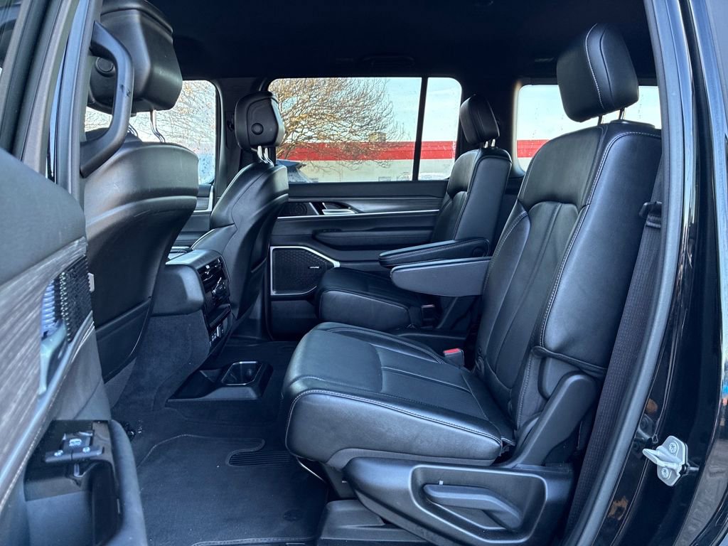 Used 2024 Jeep Wagoneer Series III image 25