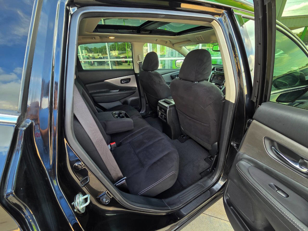 Used 2019 Nissan Murano SV w/ Premium Package image 17