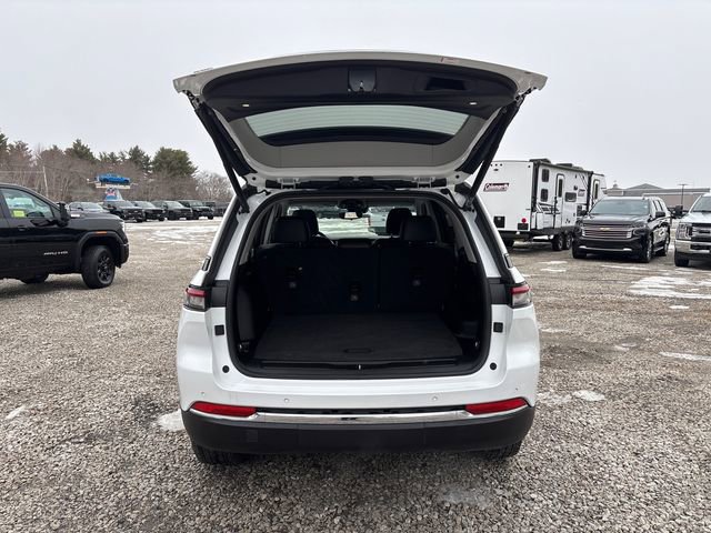 Used 2023 Jeep Grand Cherokee Limited image 13