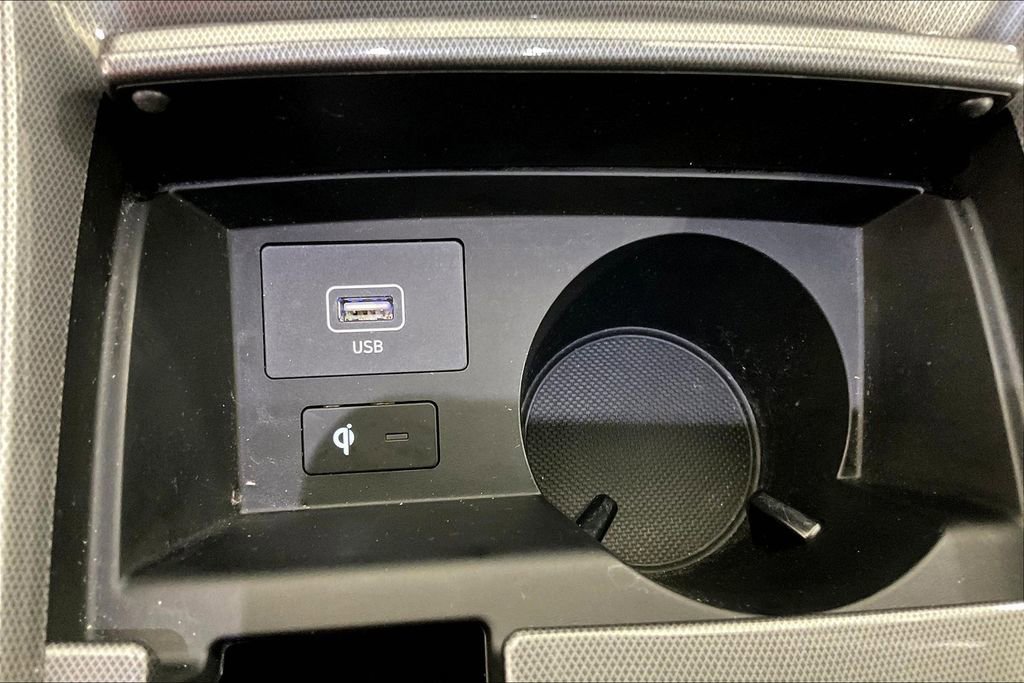 Used 2022 Hyundai Santa Fe Calligraphy image 33