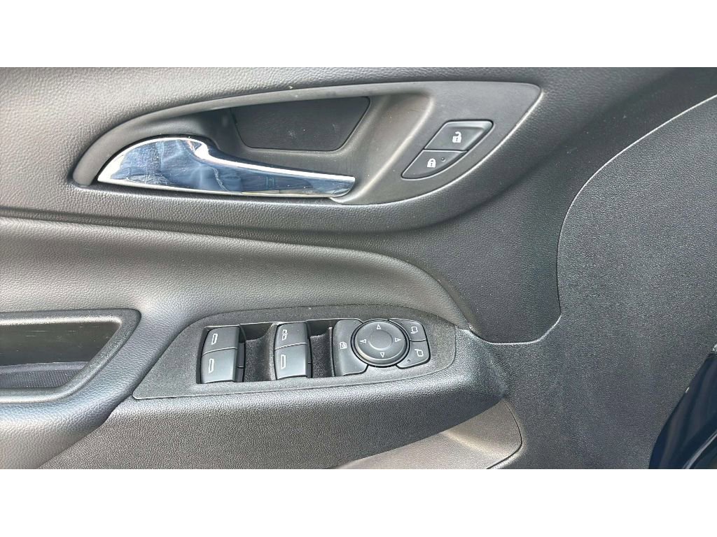 Used 2023 Chevrolet Equinox LT image 18