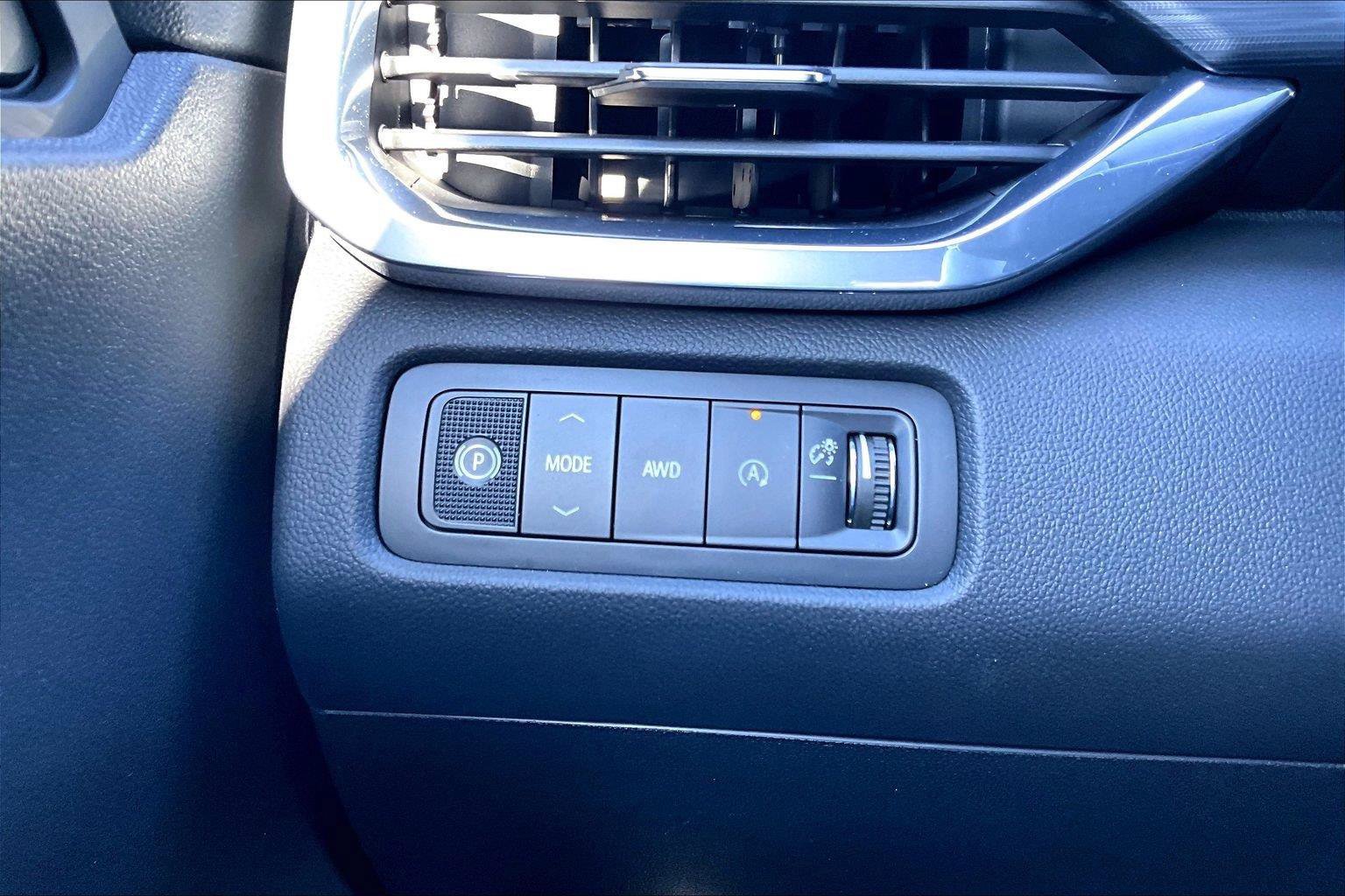 New 2027 GMC Acadia Elevation w/ Elevation Premium Package AWD/4WD image 19