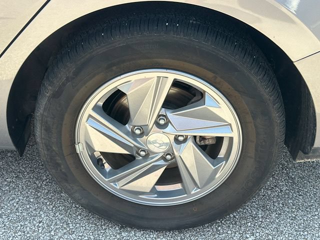Used 2024 Hyundai Elantra SE FWD image 32