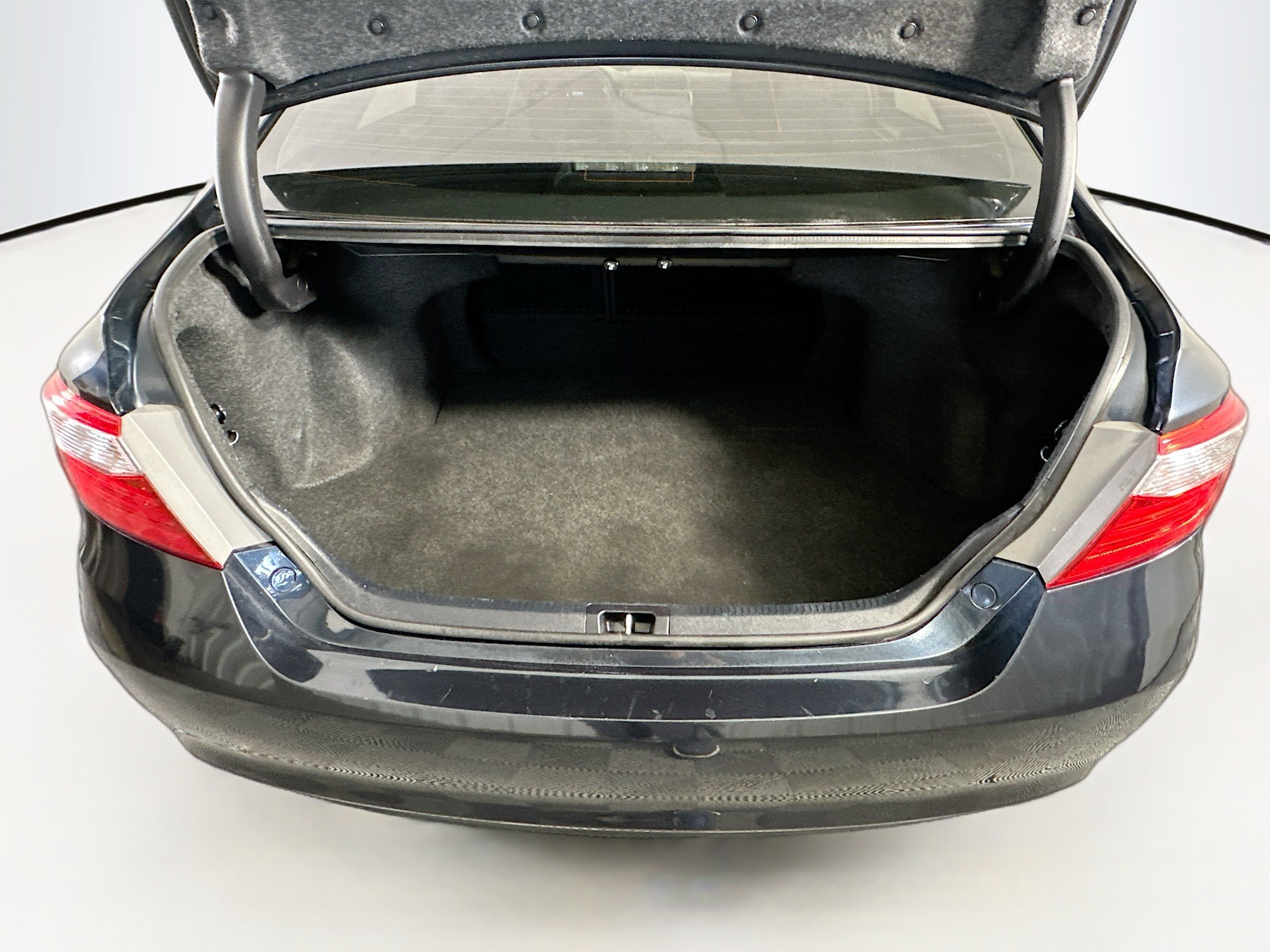 Used 2017 Toyota Camry LE FWD image 26