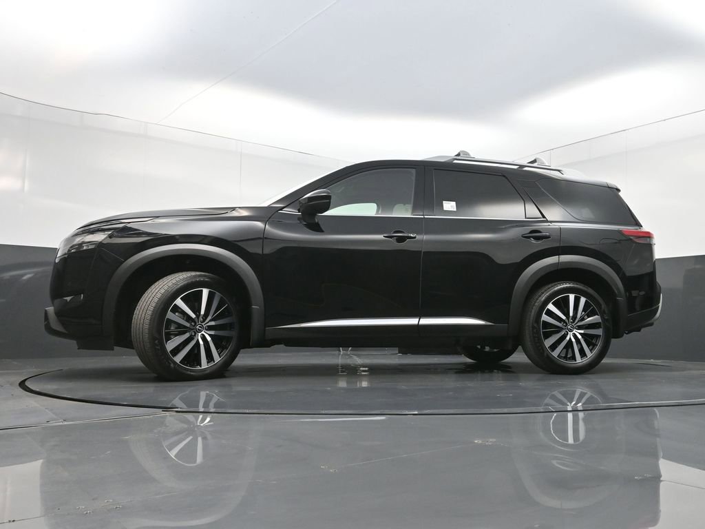 Used 2025 Nissan Pathfinder Platinum w/ Cargo Package FWD image 33