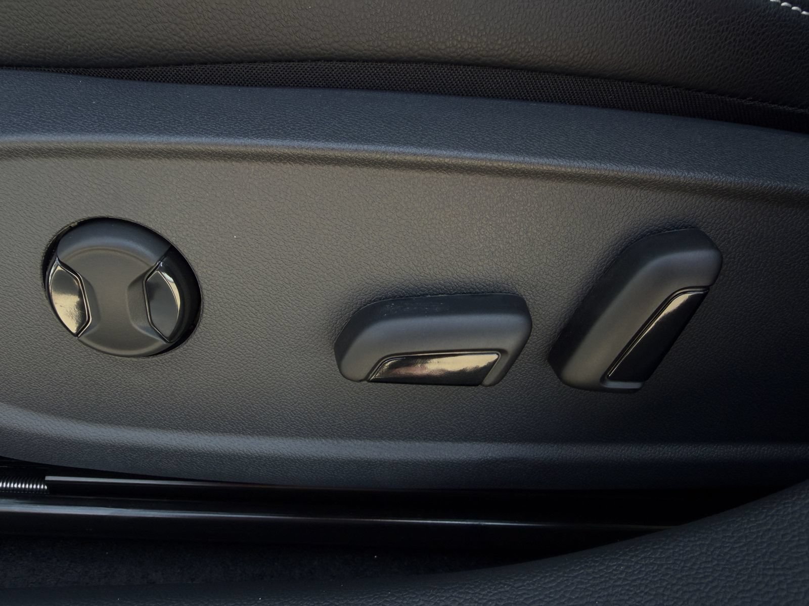 New 2026 Volkswagen Jetta SE FWD image 26