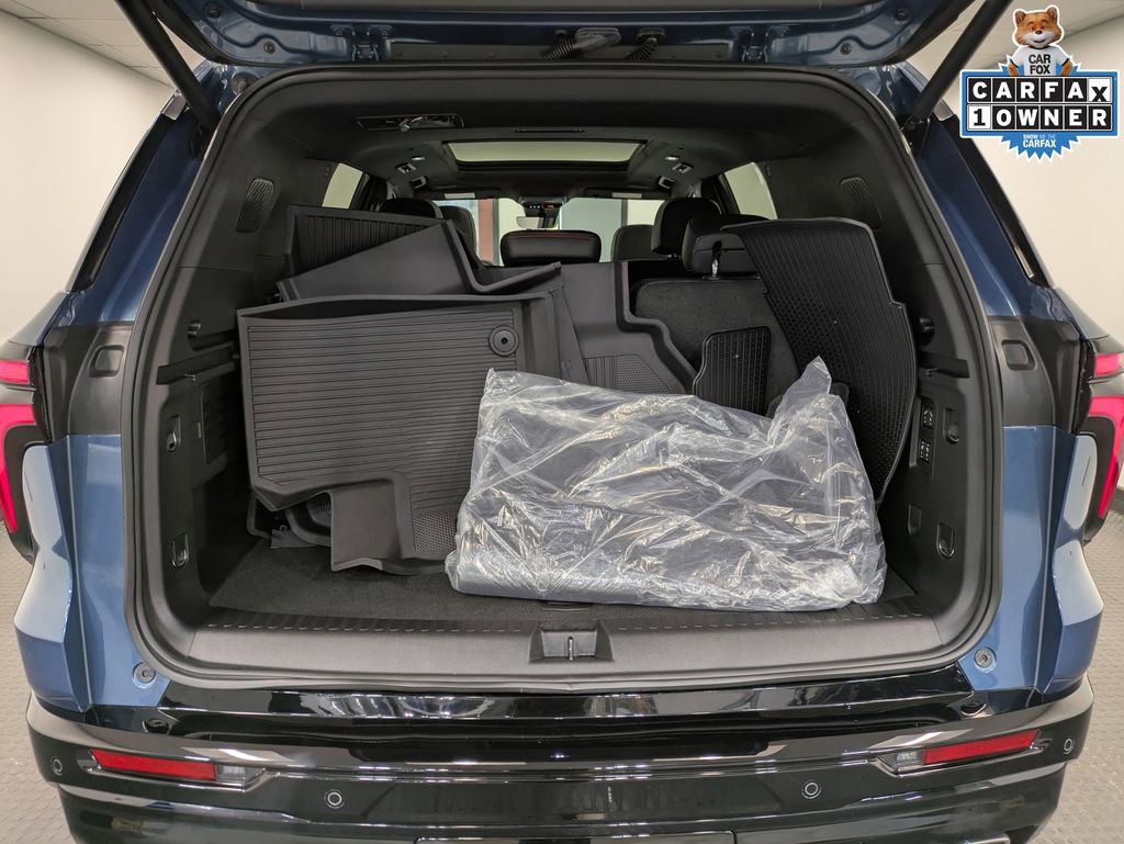 Used 2025 Chevrolet Traverse RS AWD/4WD image 24