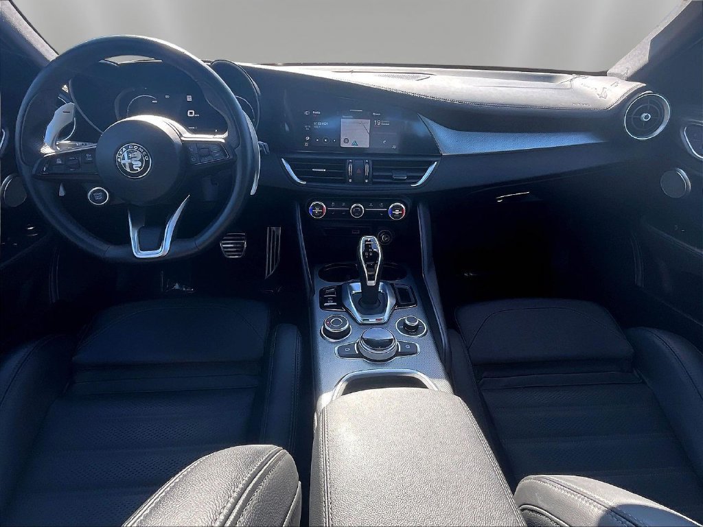 Used 2024 Alfa Romeo Giulia Veloce AWD/4WD image 7