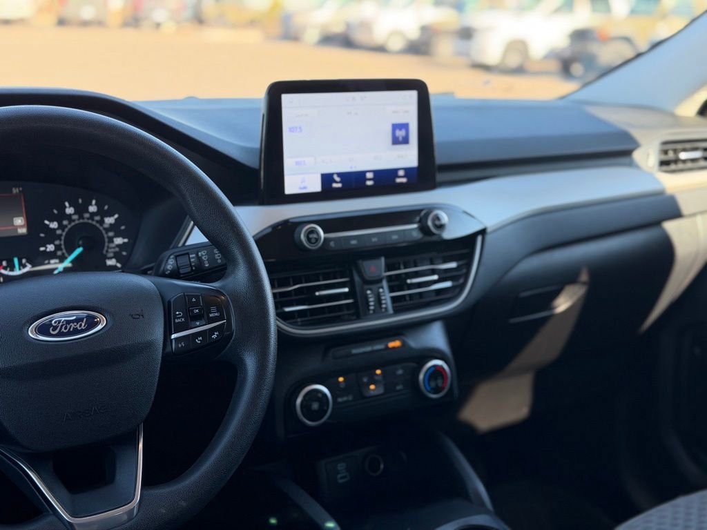 Used 2022 Ford Escape SE image 13