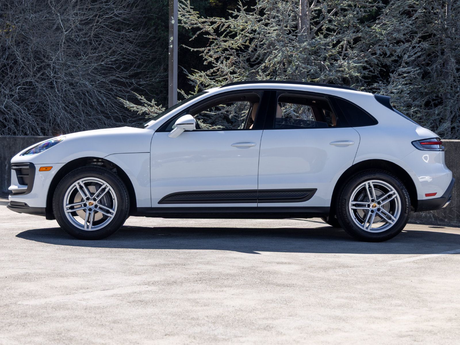Certified 2026 Porsche Macan AWD/4WD image 2