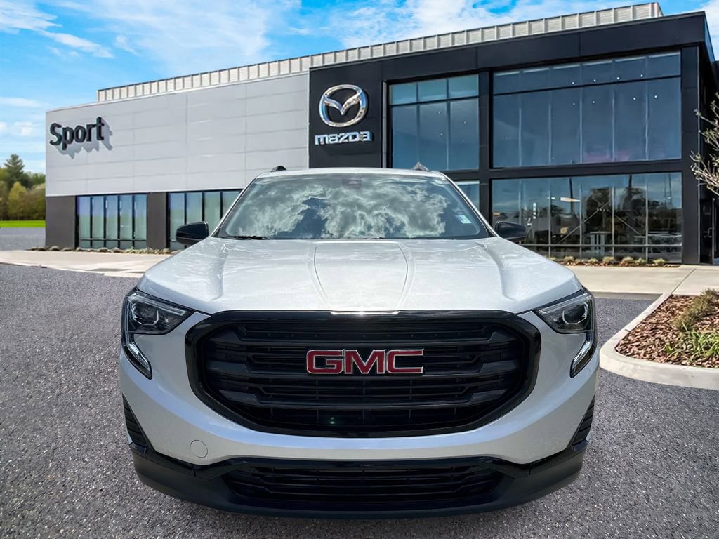 Used 2021 GMC Terrain SLE w/ Driver Convenience Package FWD image 9