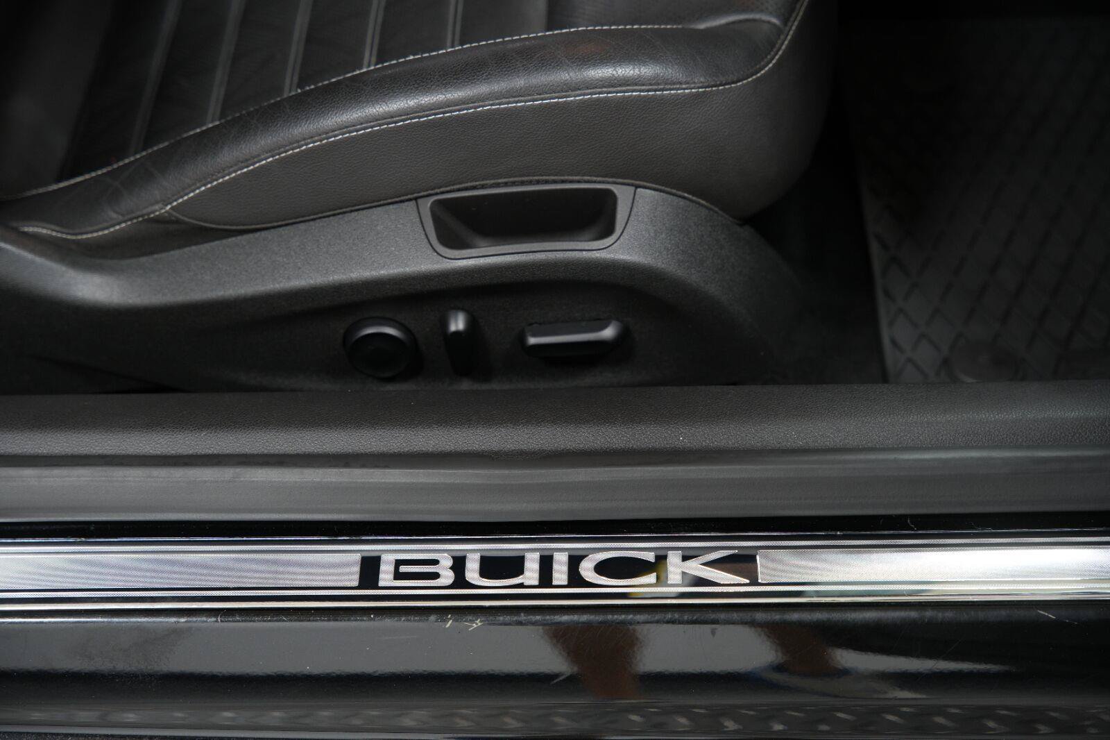 Certified 2018 Buick Cascada Premium FWD image 31