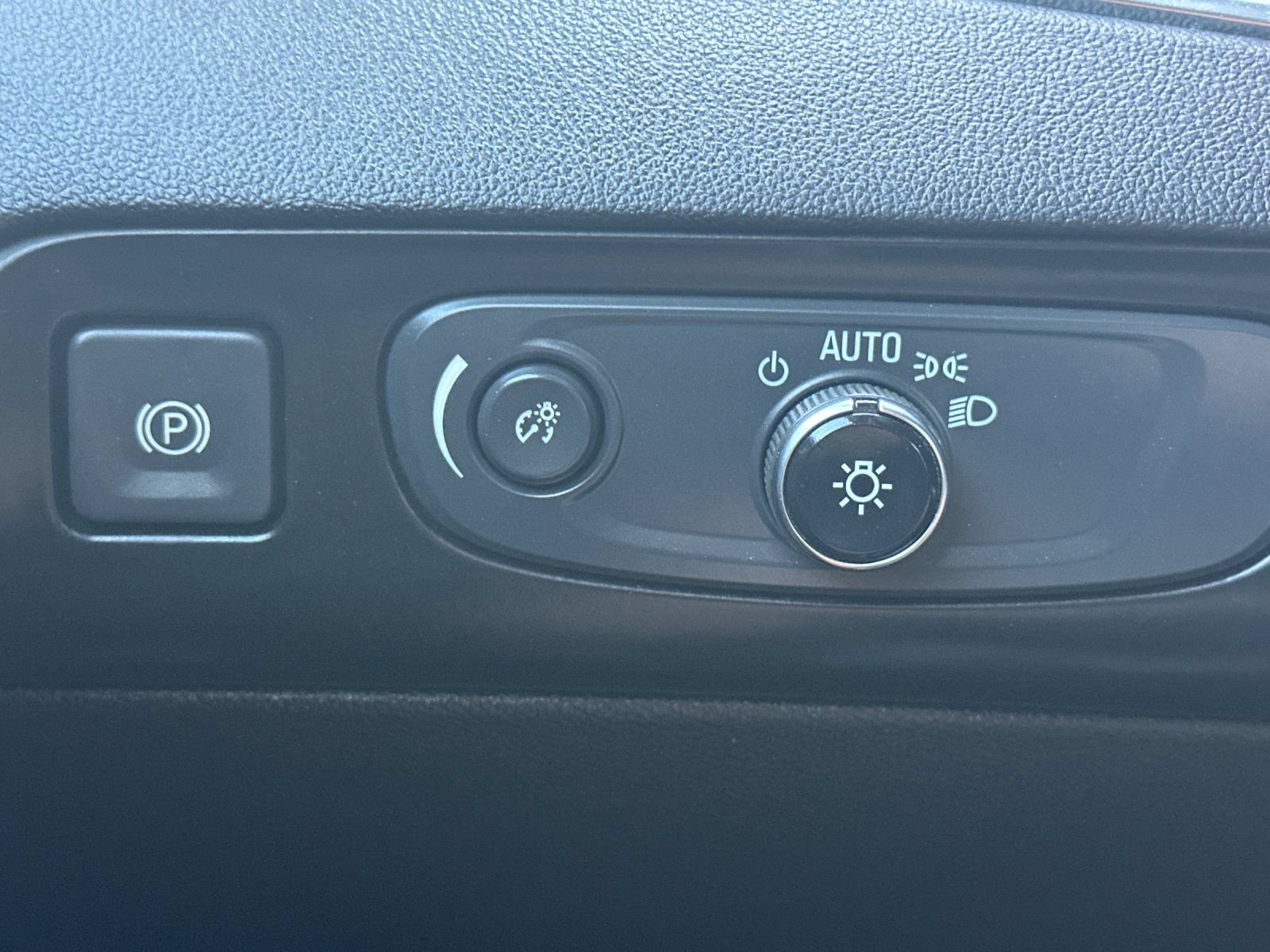 Used 2021 Buick Enclave Avenir w/ Avenir Technology Package AWD/4WD image 56