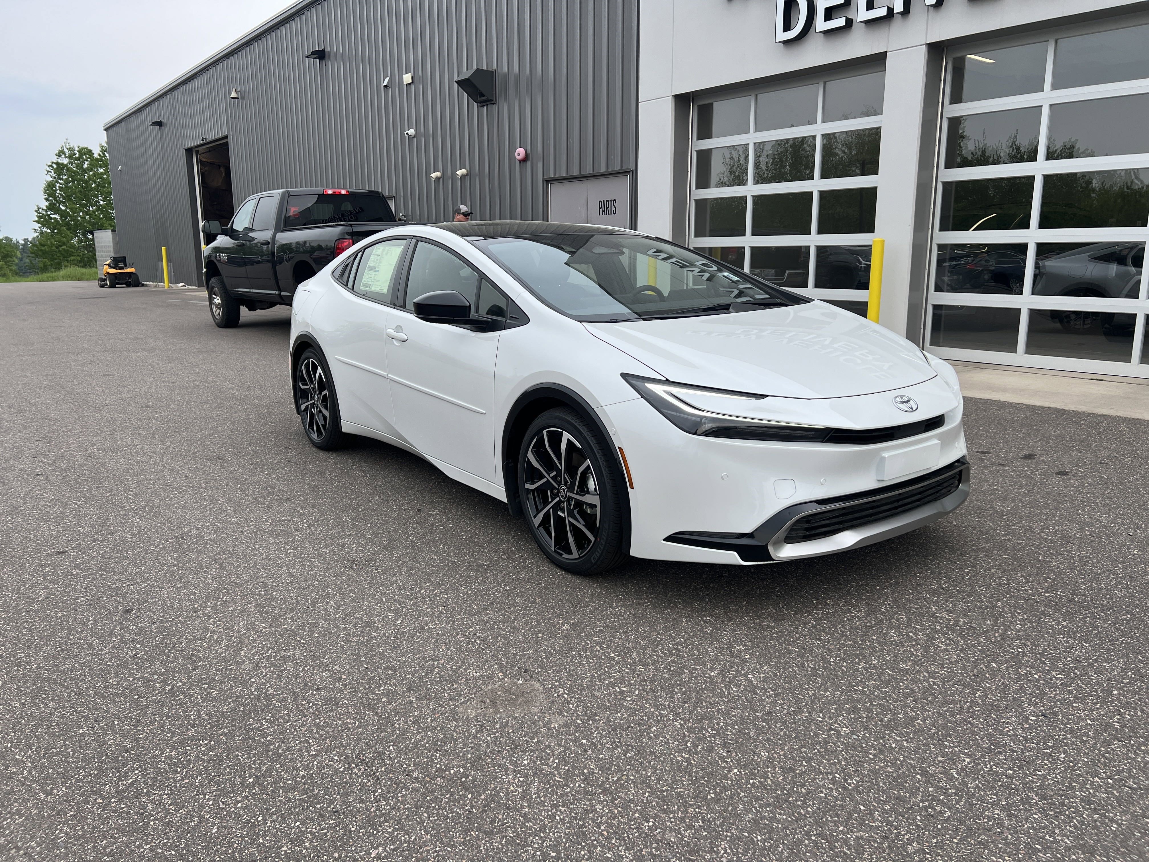 Used 2024 Toyota Prius Prime Premium w/ Advanced Technology Package image 1