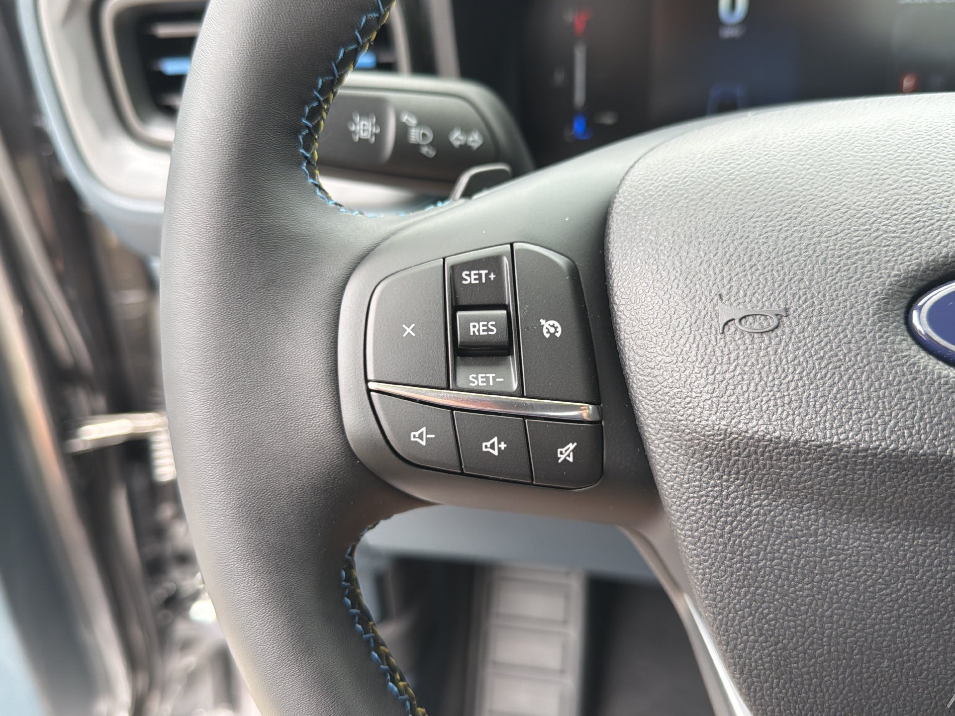New 2026 Ford Maverick Lobo AWD/4WD image 17