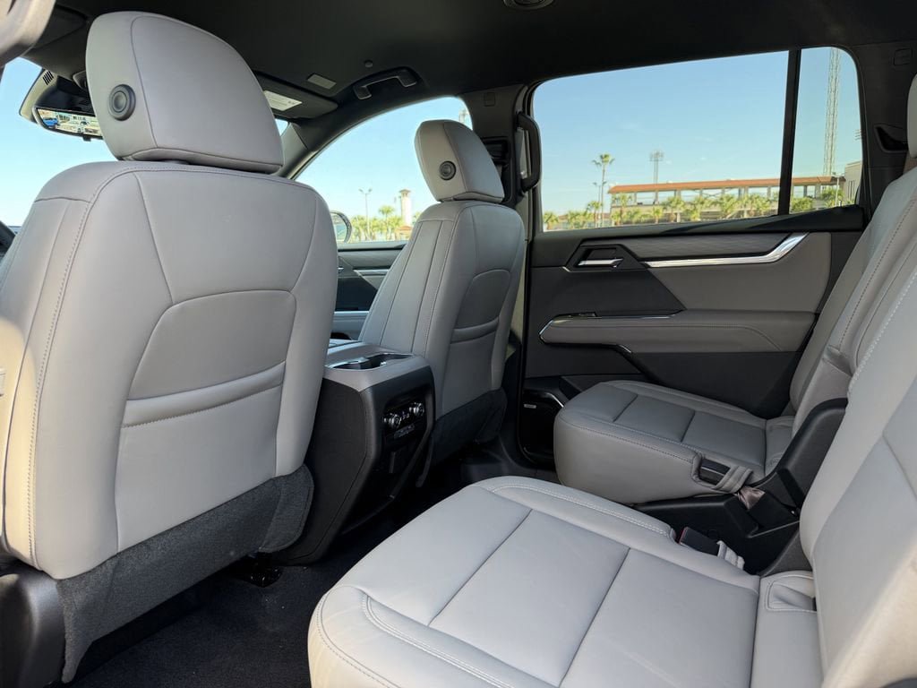 New 2026 GMC Acadia Elevation w/ Black Edition FWD image 17