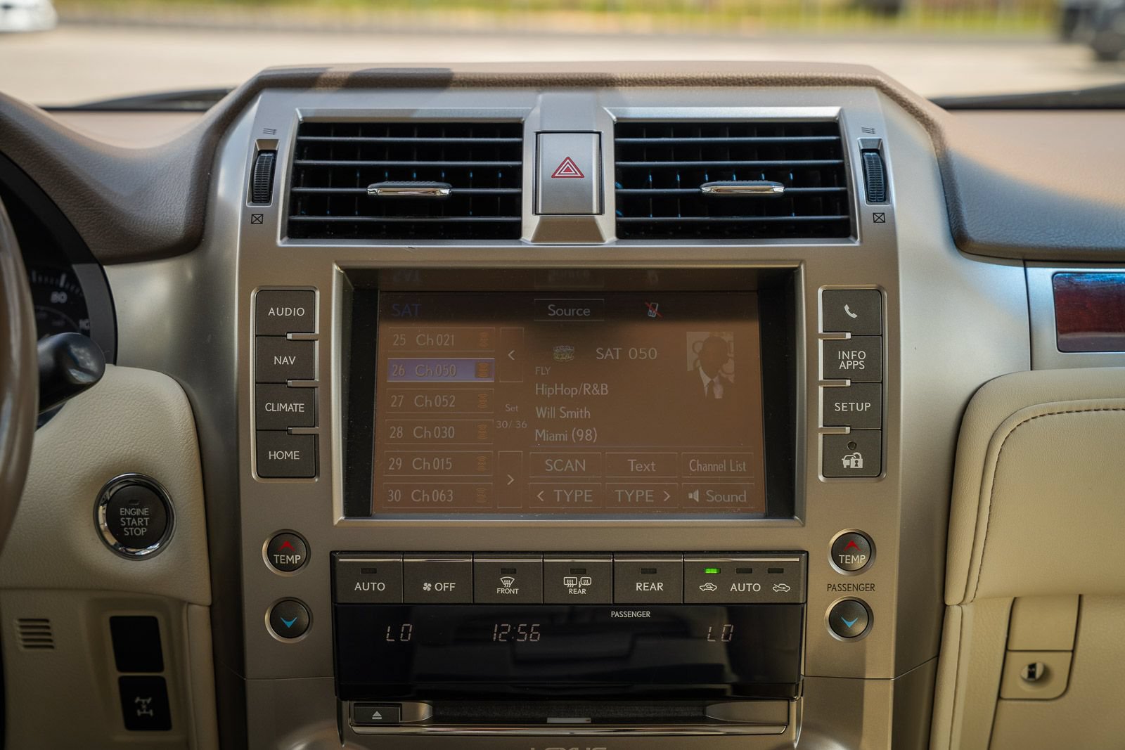 Used 2016 Lexus GX 460 w/ Premium Package AWD/4WD image 35