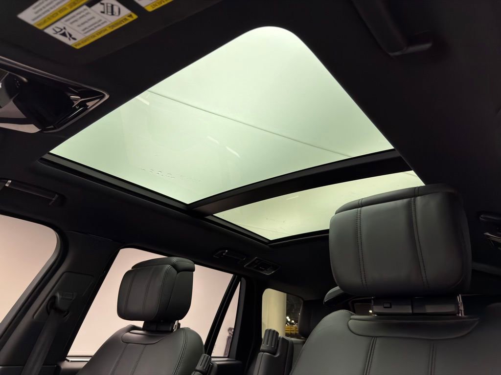 Used 2019 Land Rover Range Rover Long Wheelbase Supercharged image 11