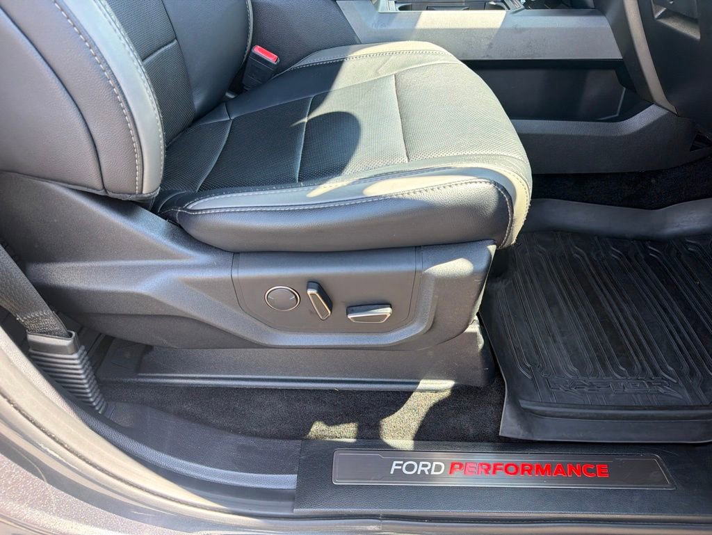 Used 2018 Ford F150 Raptor w/ Equipment Group 802A Luxury AWD/4WD image 33