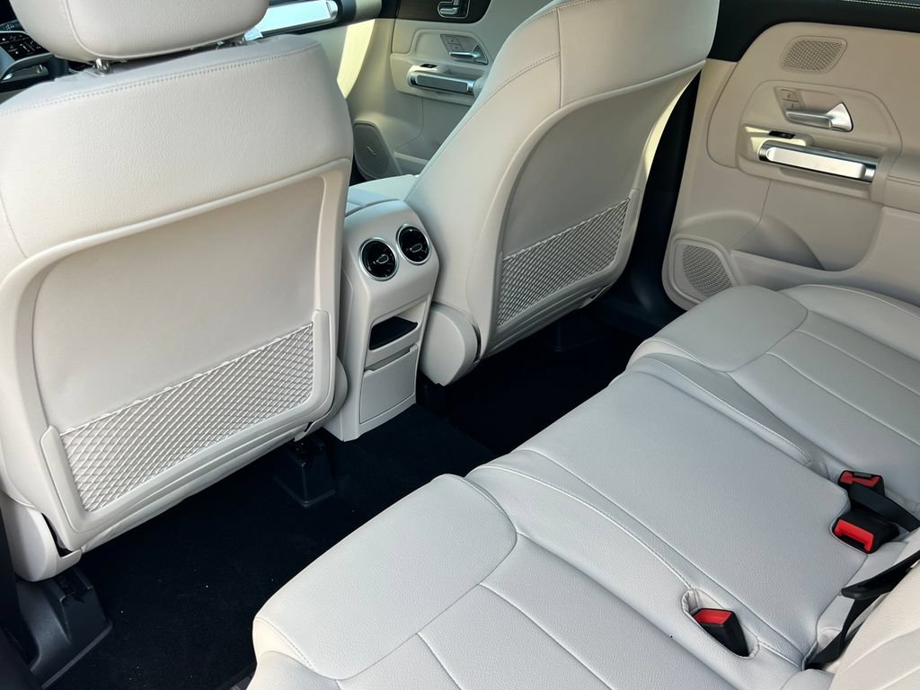 New 2026 Mercedes-Benz GLB 250 4MATIC image 32