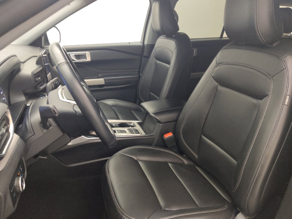 Used 2024 Ford Explorer XLT w/ Equipment Group 202A image 17