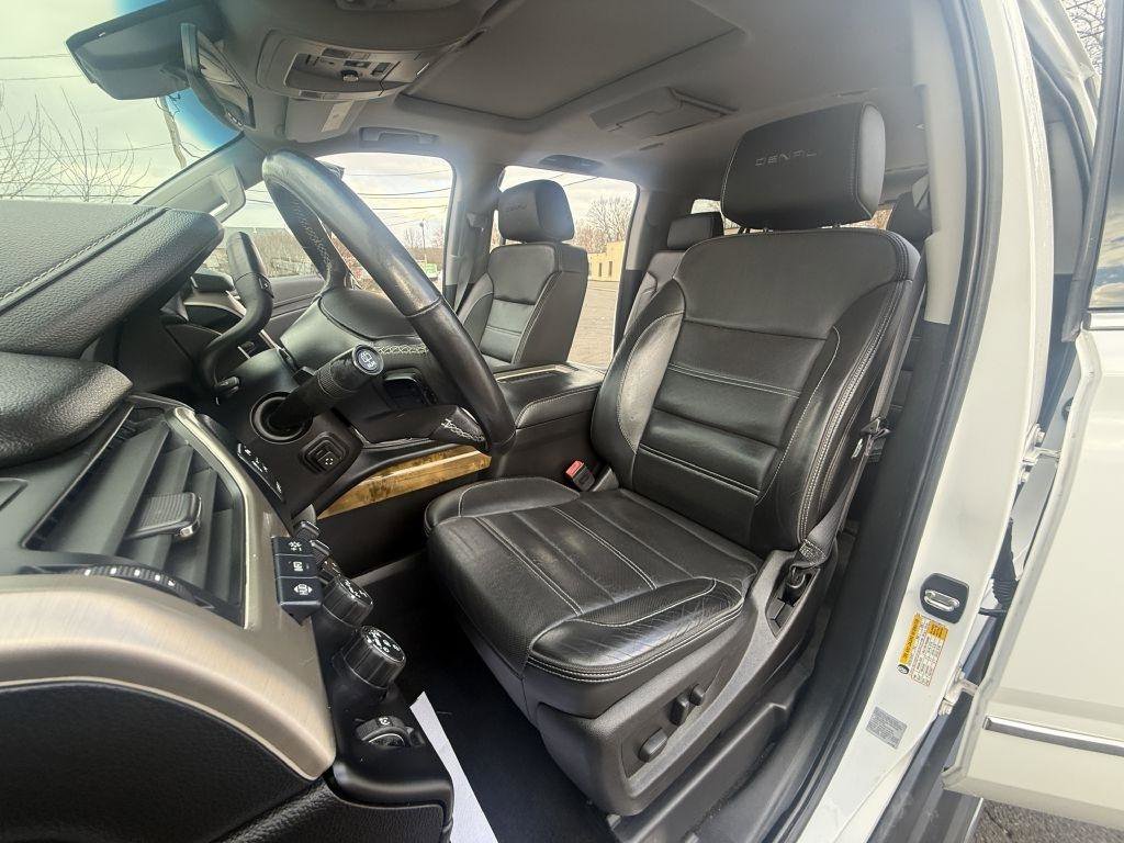 Used 2017 GMC Yukon XL Denali w/ Open Road Package image 14