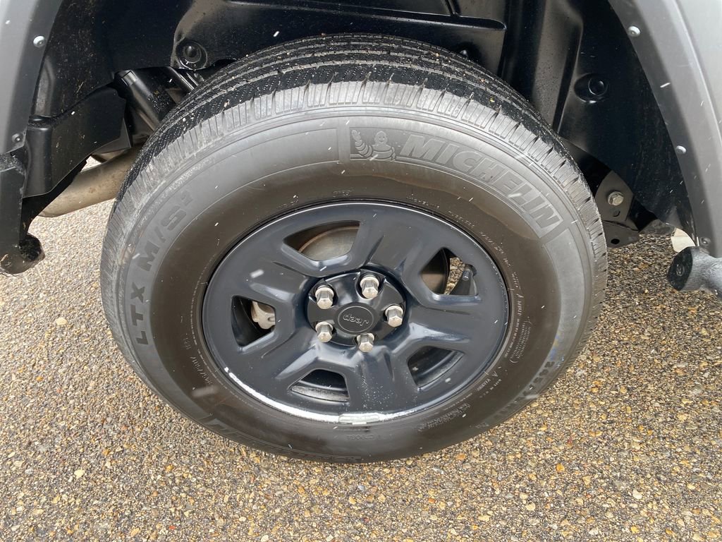 Used 2023 Jeep Wrangler Sport image 30