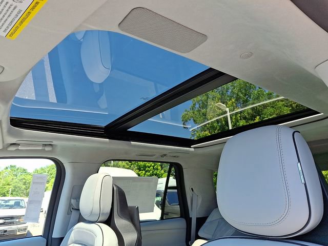 New 2026 Lincoln Navigator L Black Label w/ Black Label Special Edition AWD/4WD image 8