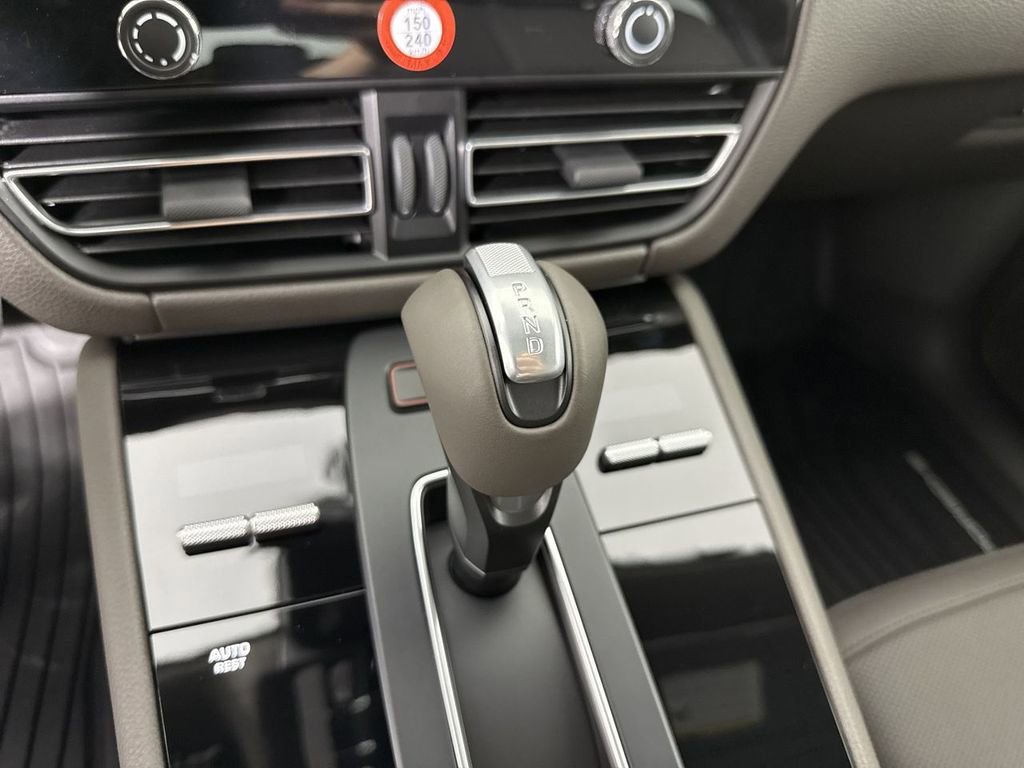 New 2026 Porsche Macan AWD/4WD image 33